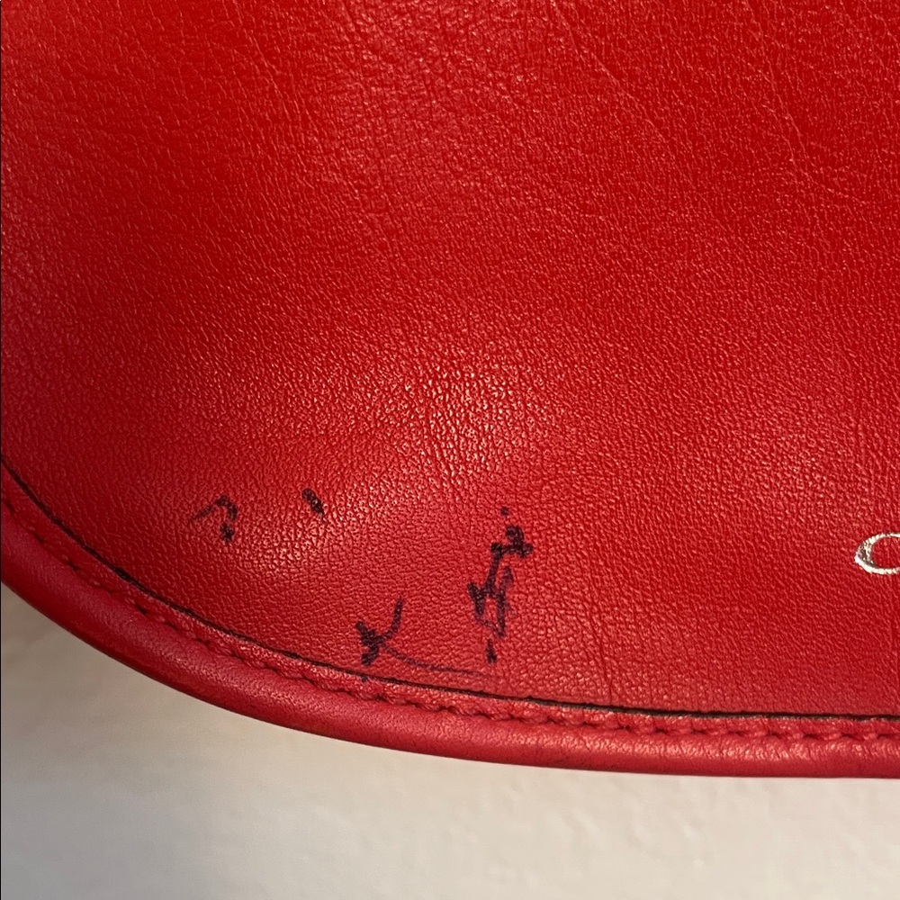 RARE Coach Vibrant Red Leather Shoulder Bag or Cross Body. - Picture 4 of 6